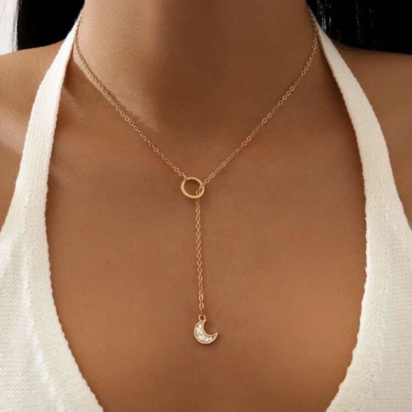 Jewelry - Moon Necklace